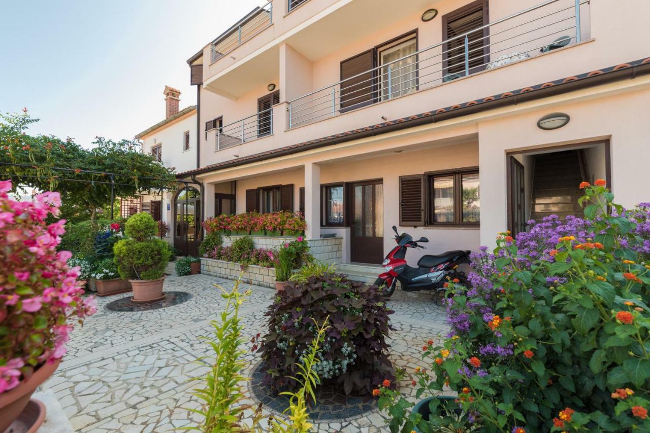 Appartamento Kamelija Rovigno Esterno foto