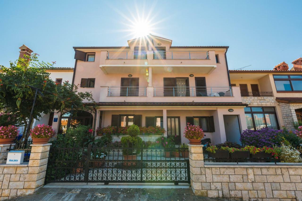 Appartamento Kamelija Rovigno Esterno foto